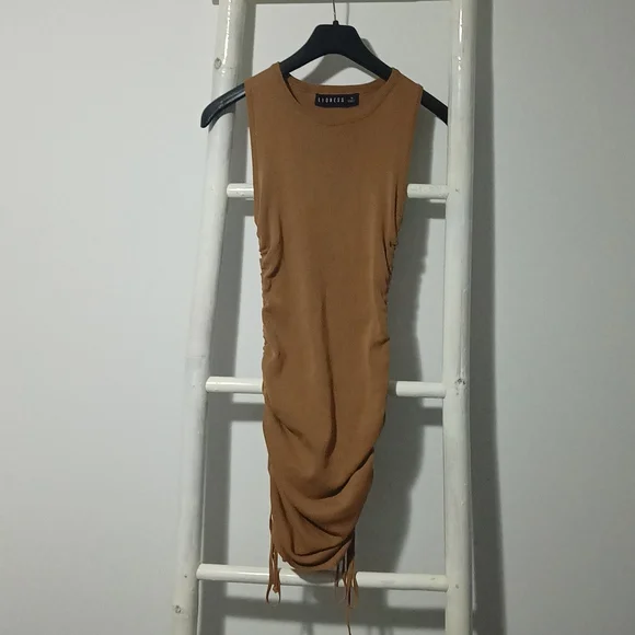 Lioness medium scrunch tie up dress - Picture 2 of 5